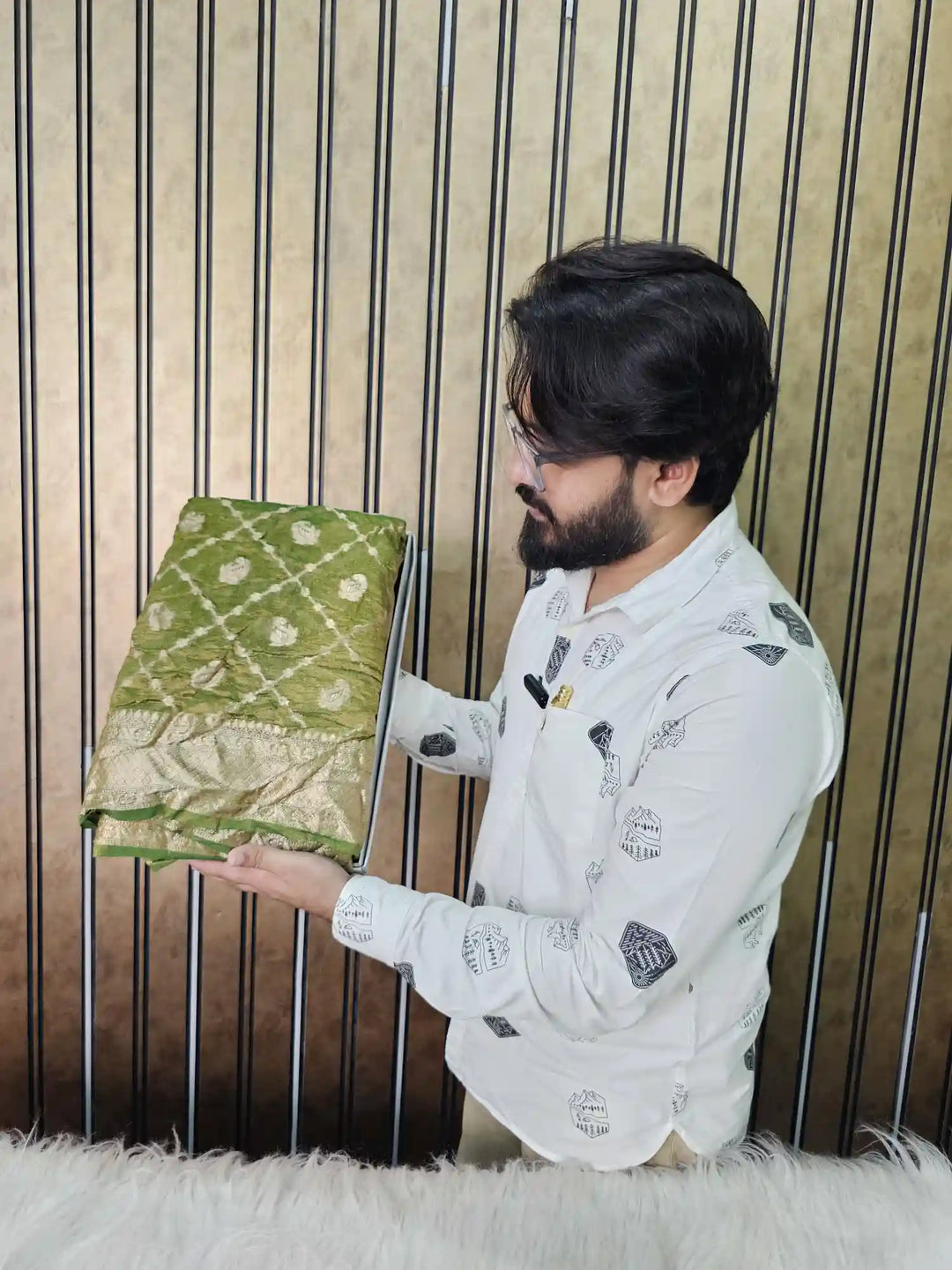 Dark Mehendi Green Crush Tissue Silk Jacquard Banarasi Saree