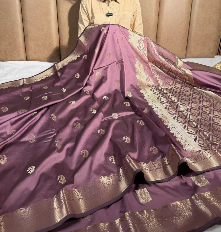 Dusty shade Traditional Weave Softsilk Banarasi Saree 
