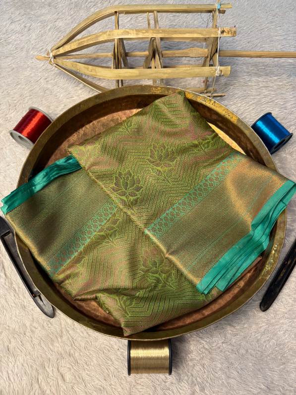 Premium Contemperory Weave Softsilk Banarasi Saree