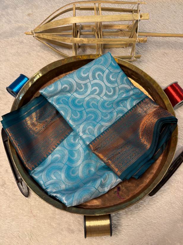 Premium Contemperory Weave Softsilk Banarasi Saree