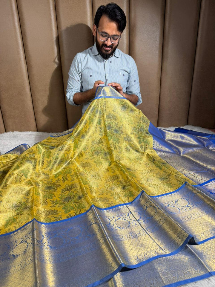 Eccentric Softsilk Kanjivaram Floral Print Saree