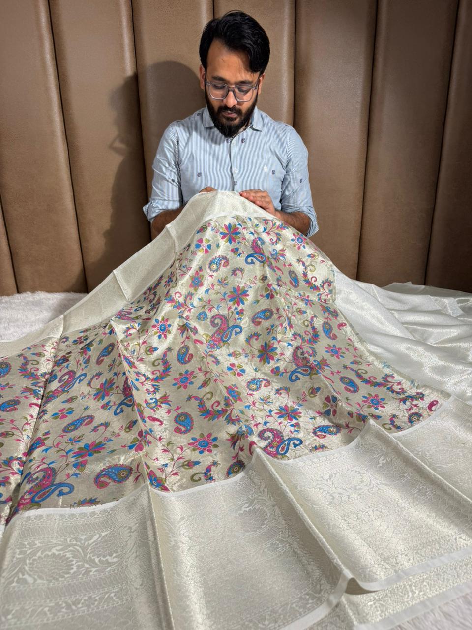 Eccentric Softsilk Kanjivaram Floral Print Saree