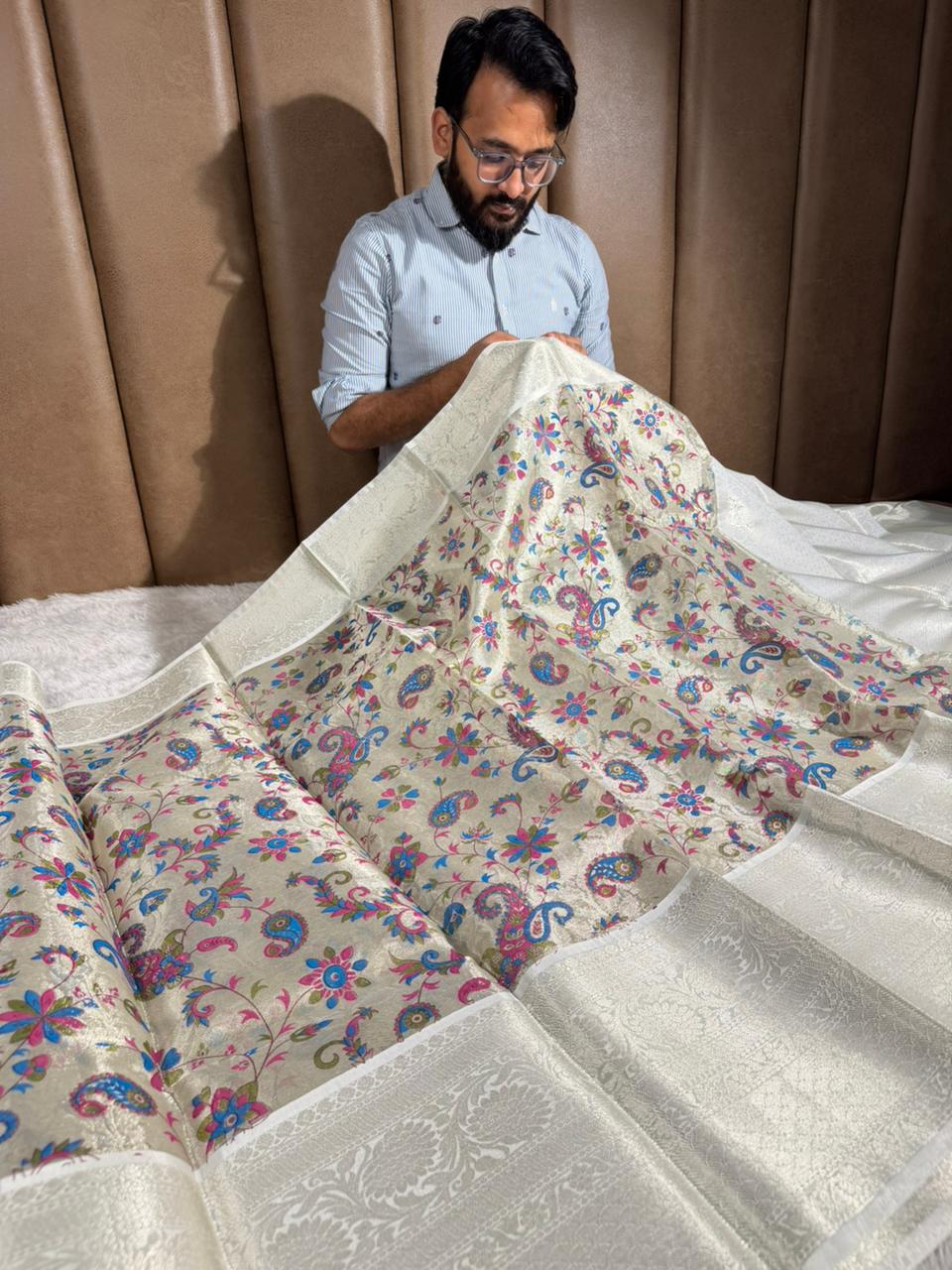 Eccentric Softsilk Kanjivaram Floral Print Saree