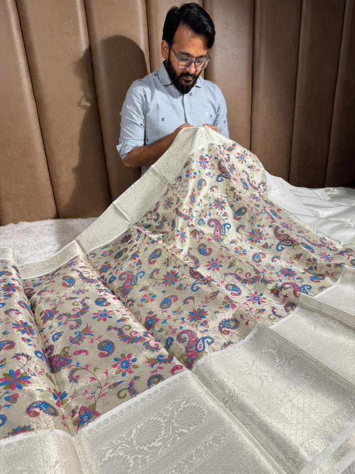 Eccentric Softsilk Kanjivaram Floral Print Saree