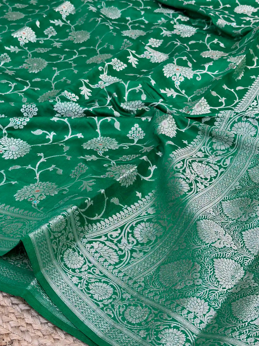 Emerald Green Intricate Meenakari Chiniya Silk Banarasi Saree