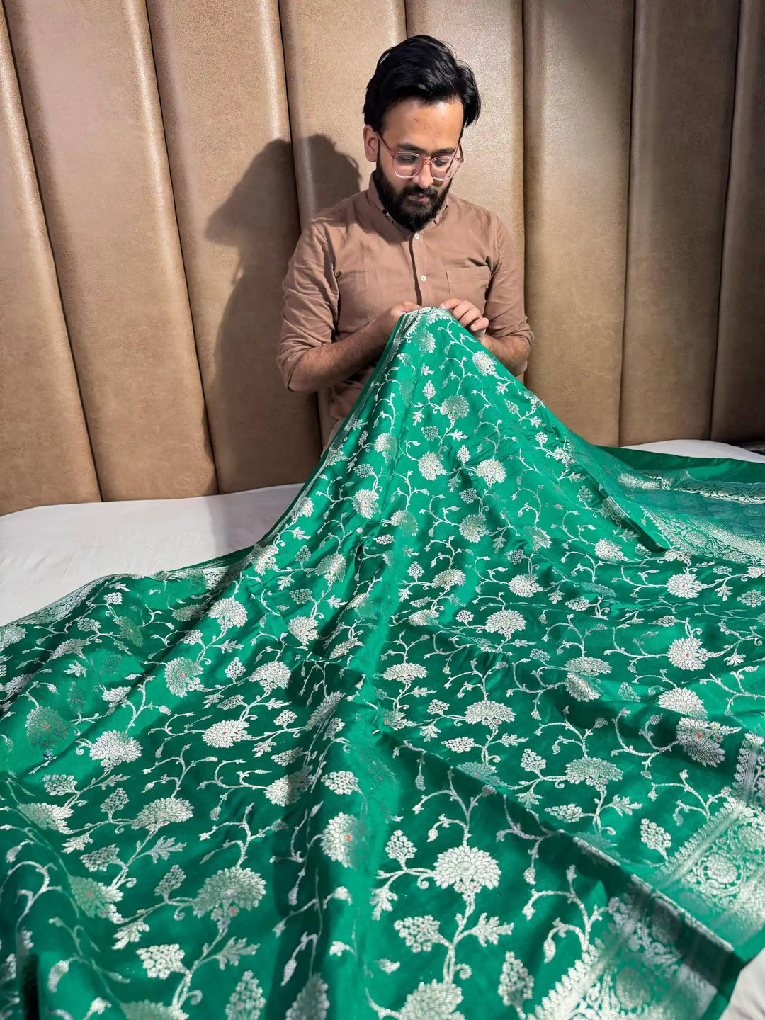 Emerald Green Intricate Meenakari Chiniya Silk Banarasi Saree