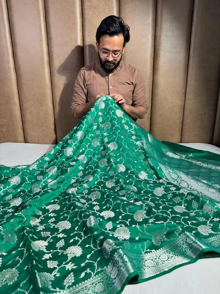 Emerald Green Intricate Meenakari Chiniya Silk Banarasi Saree