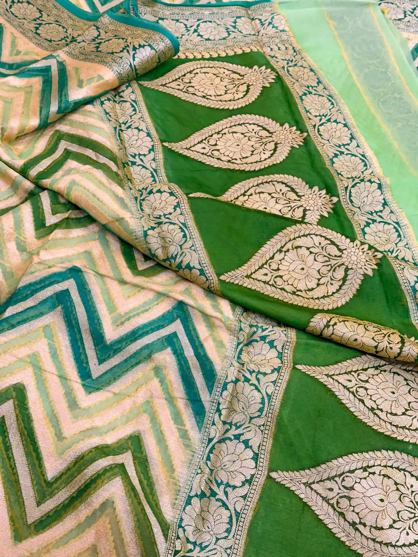 Green Rangkat Handbrush Dyed Zig Zag Chiffon Banarasi Saree