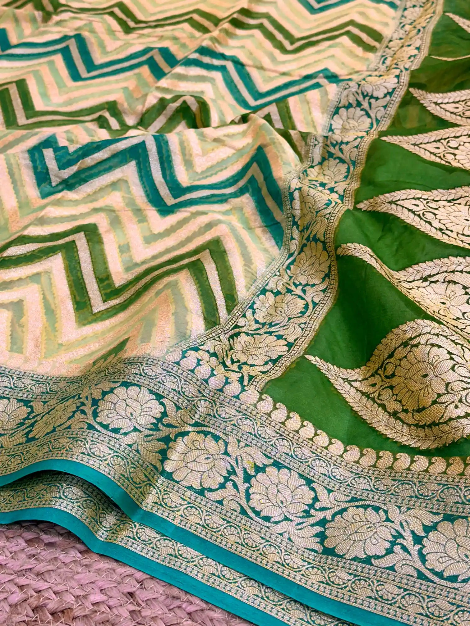 Green Rangkat Handbrush Dyed Zig Zag Chiffon Banarasi Saree