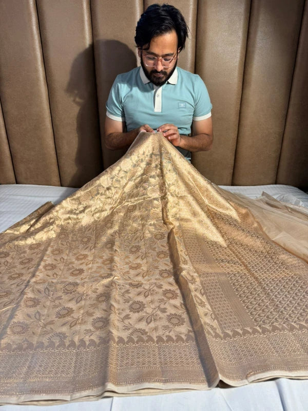 Ivory Gold Handloom Kadhwa Pure Tissue Silk Saree with Rich Pallu and Blouse