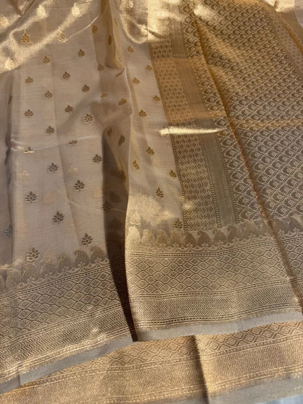 Ivory Gold Handloom Kadhwa Pure Tissue Silk Saree with Rich Pallu and Blouse