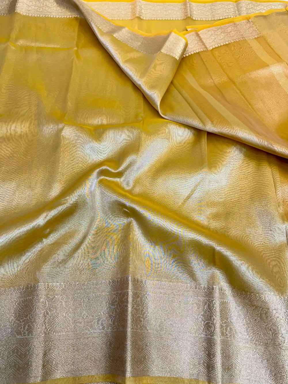 Janhvi Kappor In beautiful Tissue Silk Saree