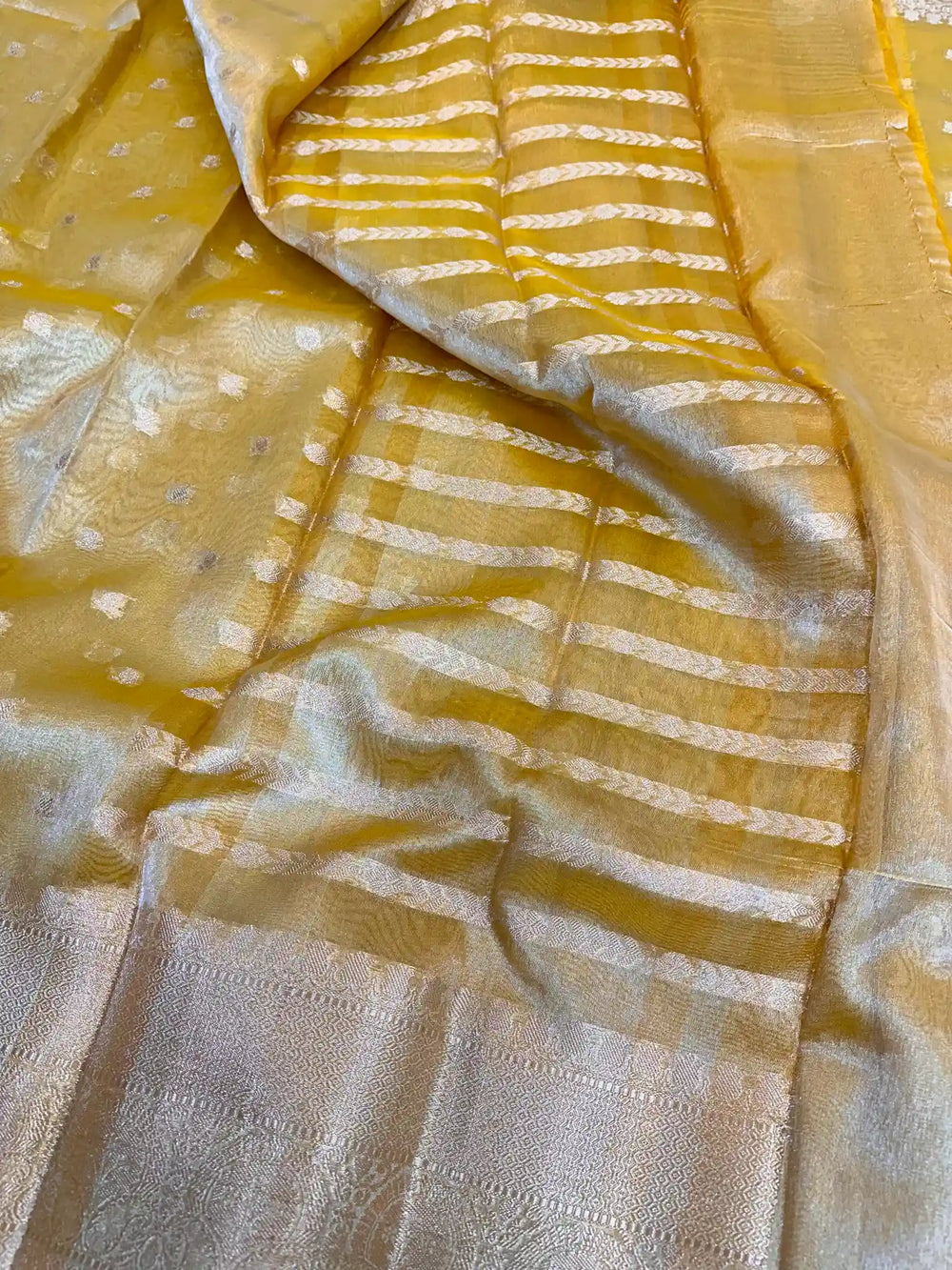 Jahnvi kapoor inspired tissue saree