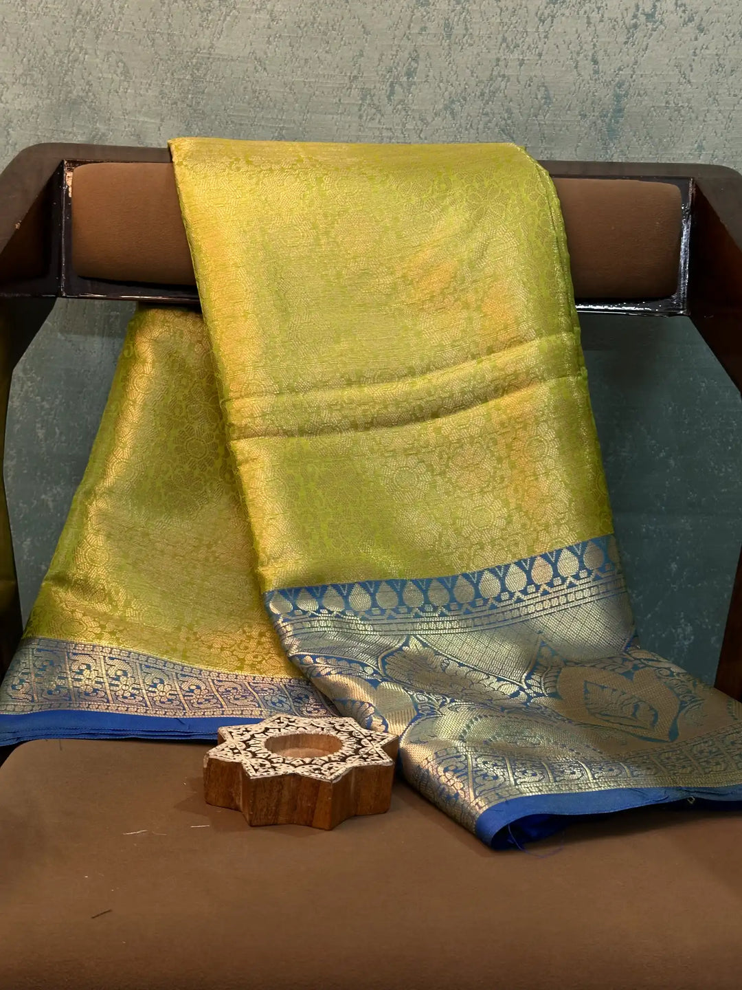 Contemporary Weave Kora Tissue Silk Banarasi Saree