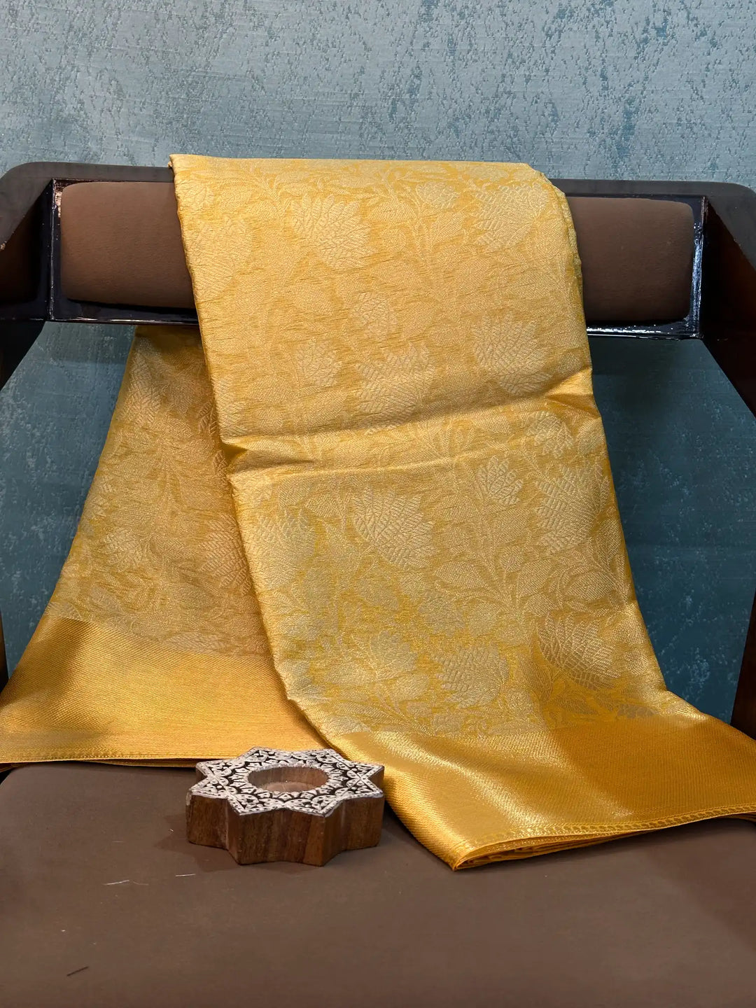 Contemporary Weave Kora Tissue Silk Banarasi Saree