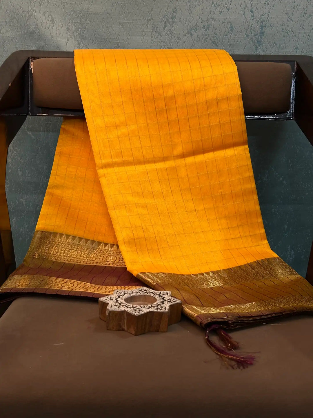 Contemporary Weave Kora Tissue Silk Banarasi Saree