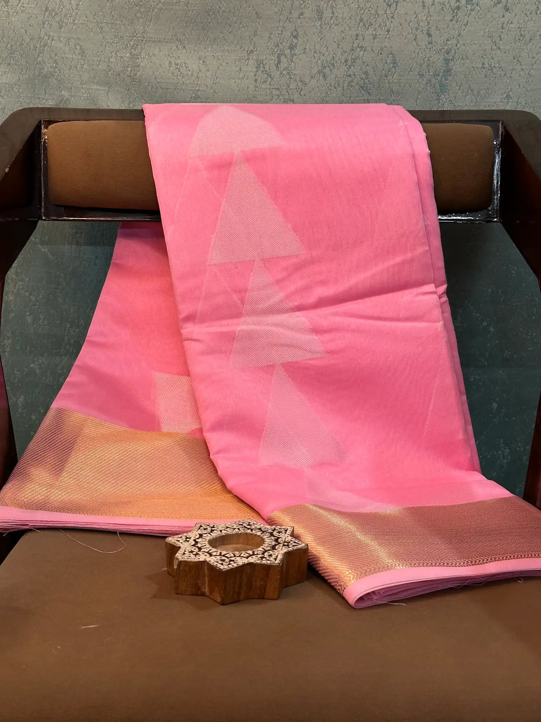 Contemporary Weave Kora Tissue Silk Banarasi Saree