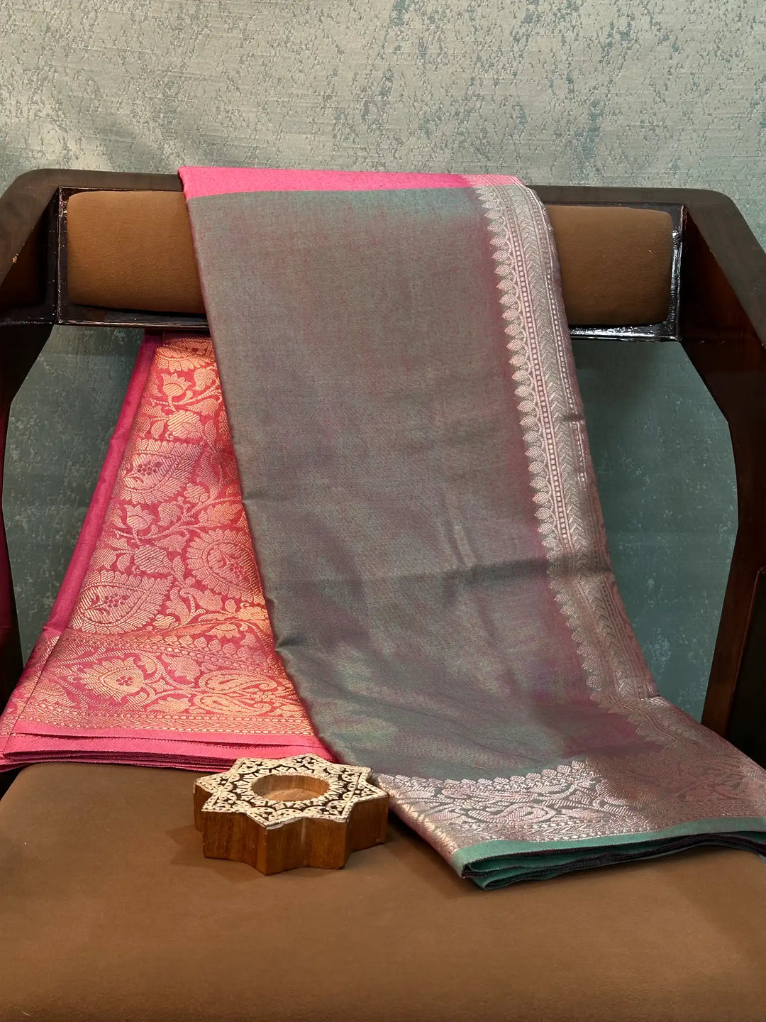 Eccentric Weave Softsilk Traditional Banarasi Saree