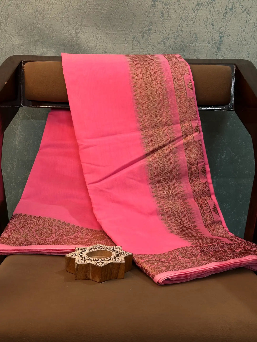 Contemporary Weave Kora Tissue Silk Banarasi Saree