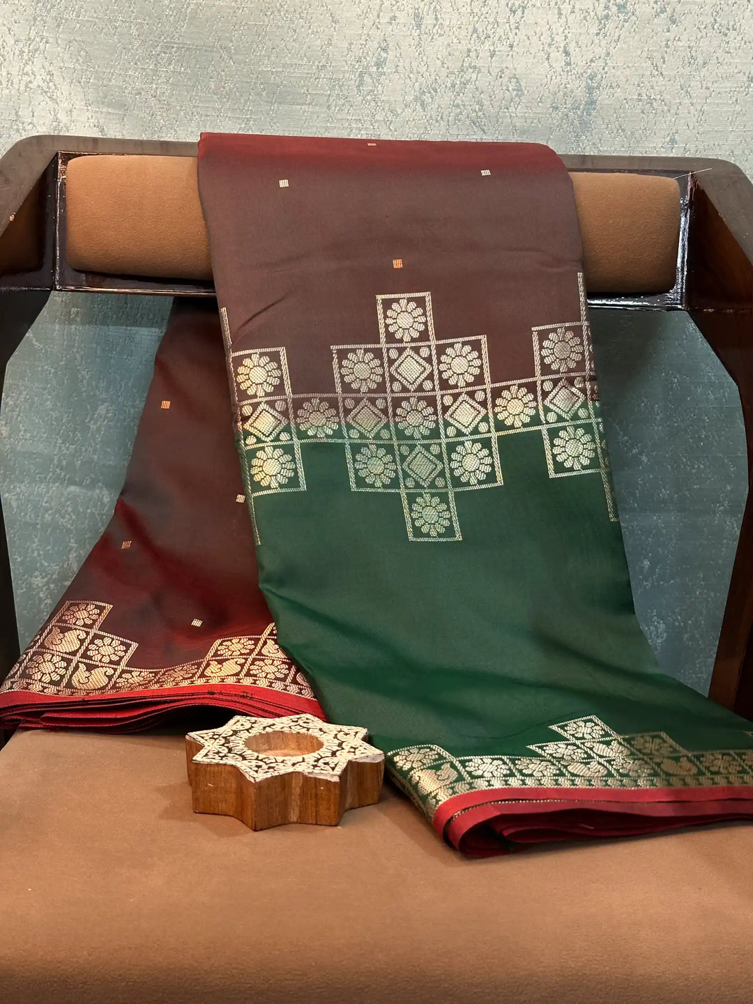 Eccentric Weave Softsilk Traditional Banarasi Saree