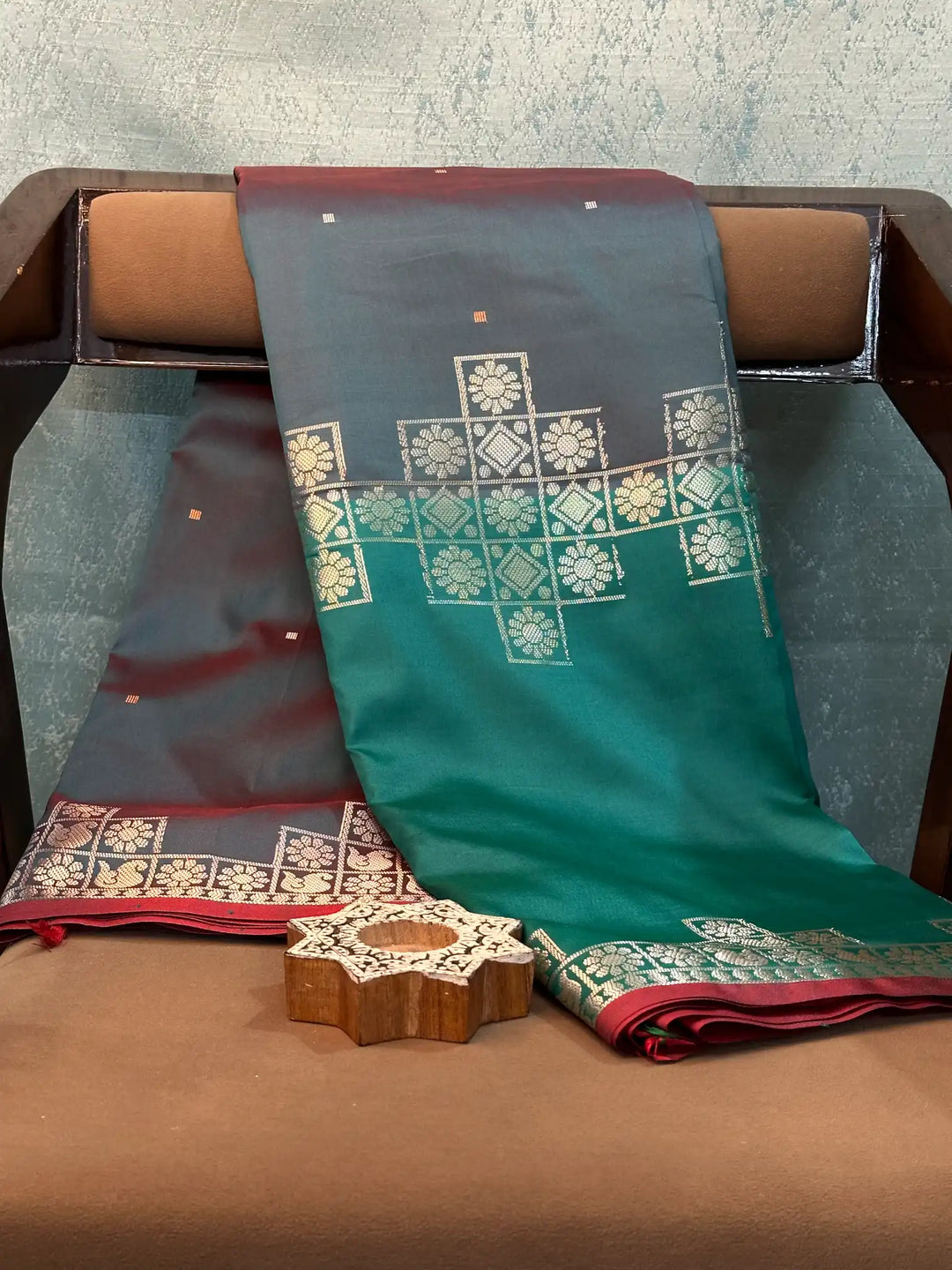 Contemporary Weave Kora Tissue Silk Banarasi Saree