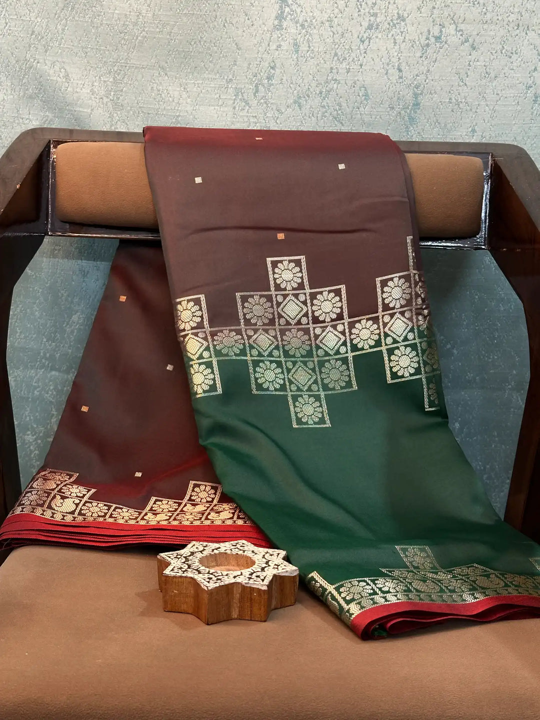 Contemporary Weave Kora Tissue Silk Banarasi Saree