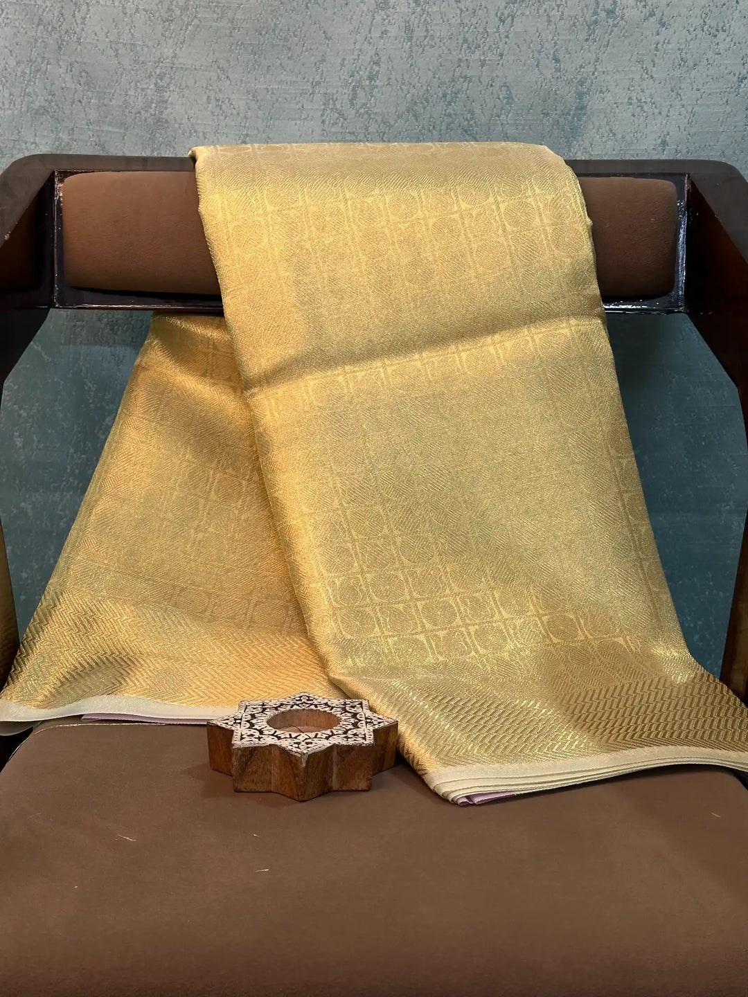 Contemporary Weave Kora Tissue Silk Banarasi Saree