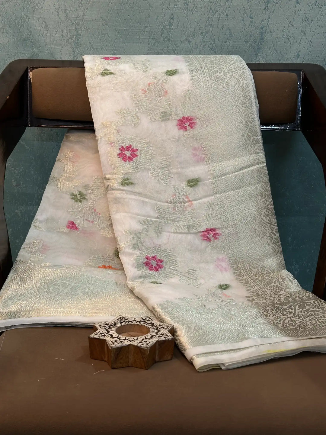 Contemporary Weave Kora Tissue Silk Banarasi Saree