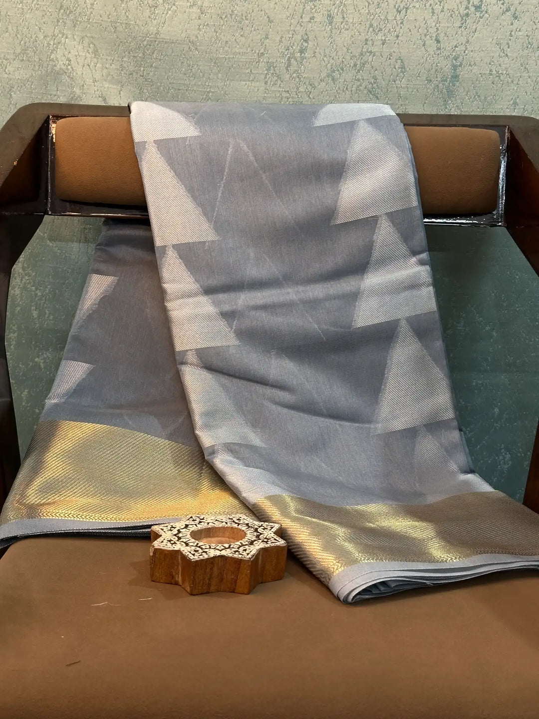 Contemporary Weave Kora Tissue Silk Banarasi Saree