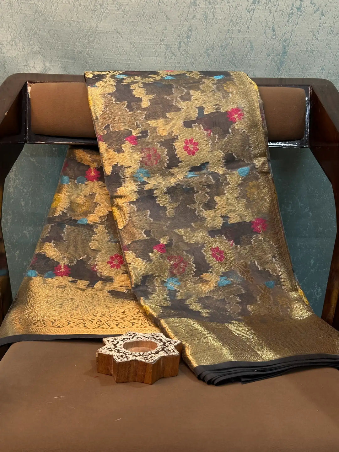 Contemporary Weave Kora Tissue Silk Banarasi Saree