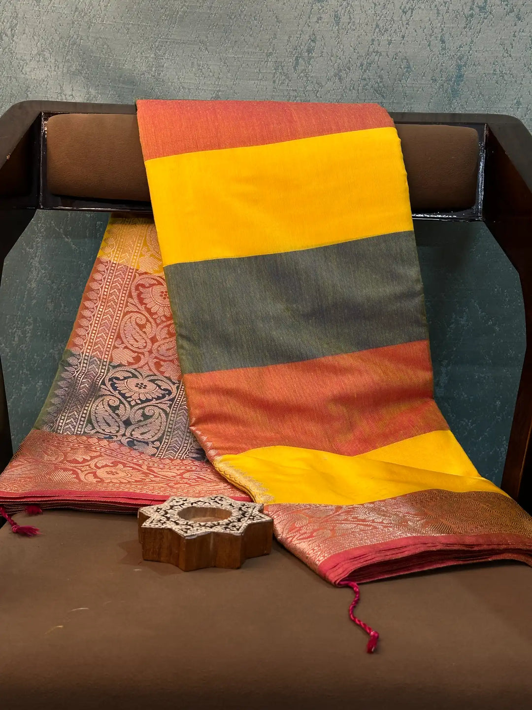 Eccentric Weave Softsilk Traditional Banarasi Saree