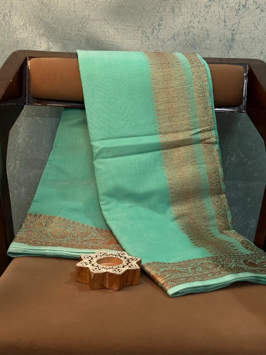 Contemporary Weave Kora Tissue Silk Banarasi Saree