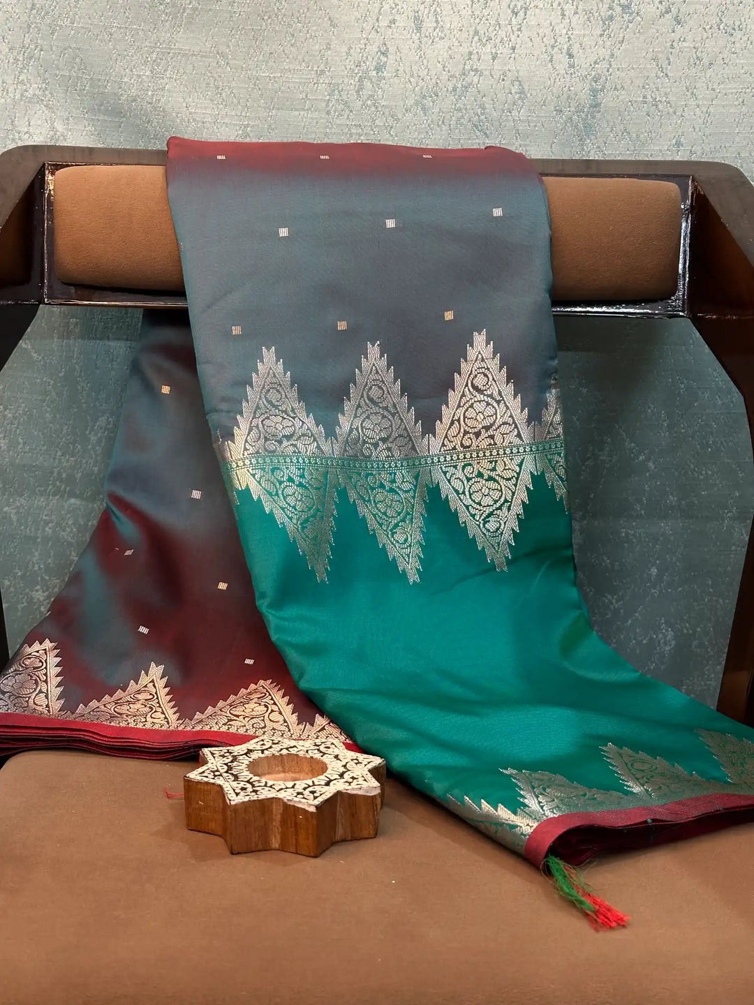 Contemporary Weave Kora Tissue Silk Banarasi Saree