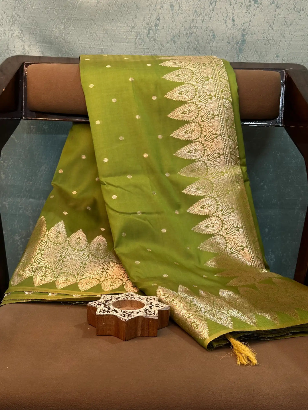 Contemporary Weave Kora Tissue Silk Banarasi Saree