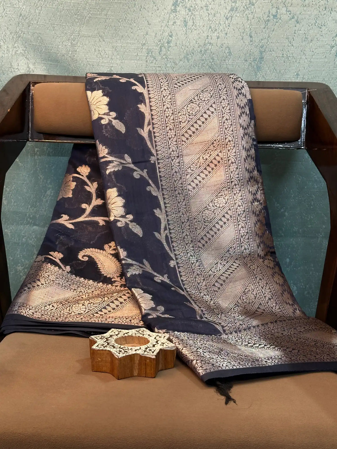 Contemporary Weave Kora Tissue Silk Banarasi Saree