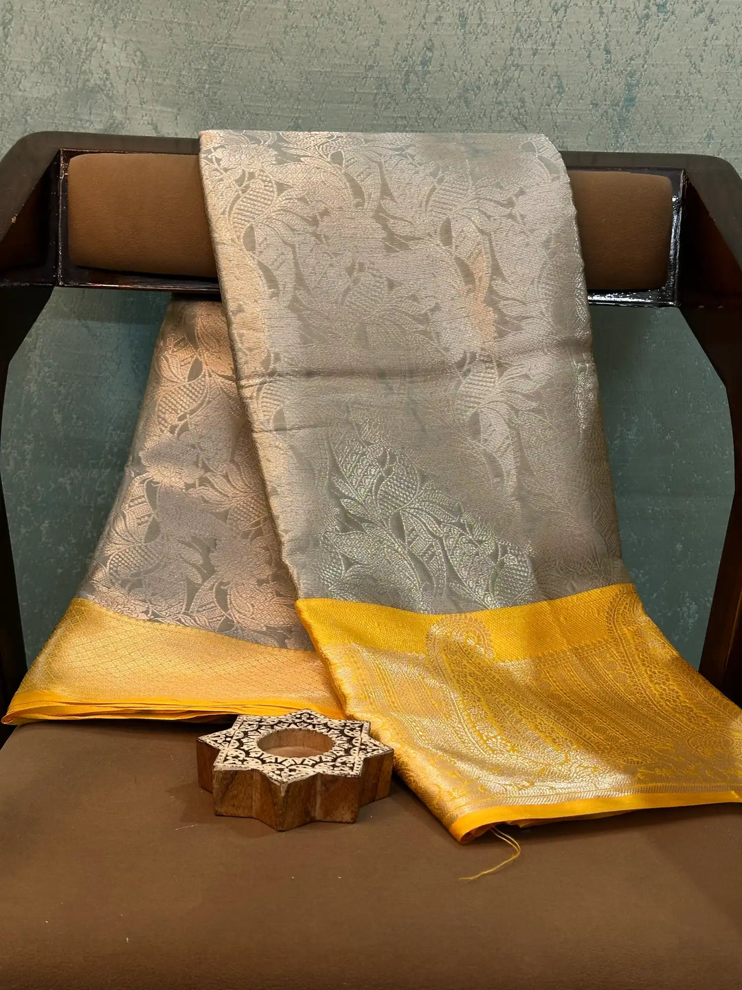 Eccentric Weave Softsilk Traditional Banarasi Saree