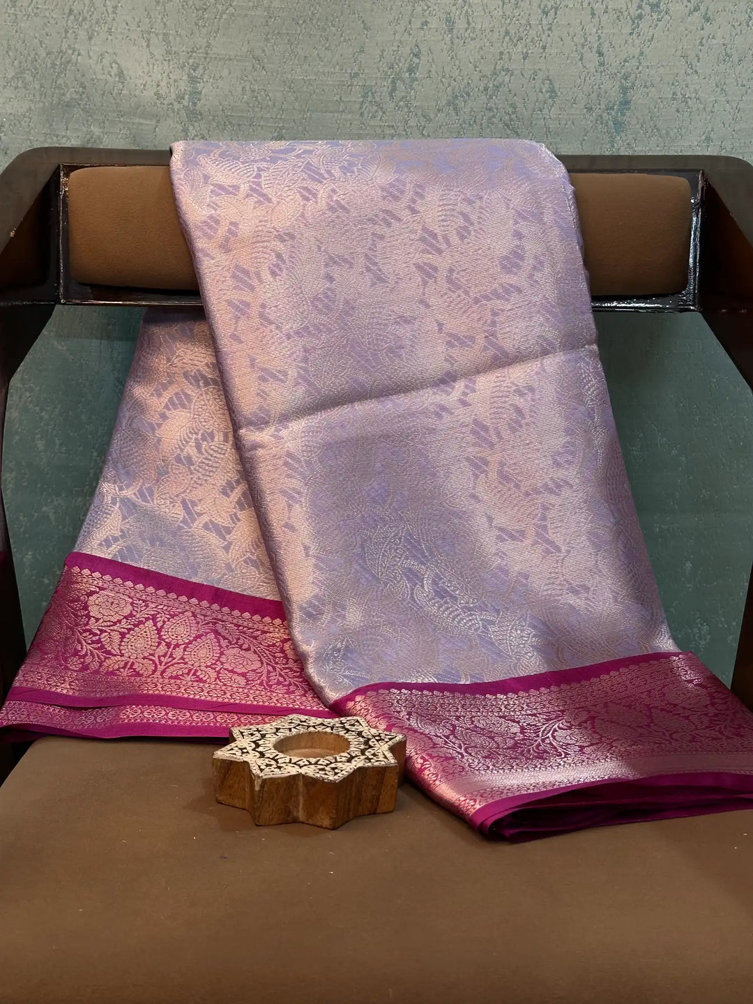Contemporary Weave Kora Tissue Silk Banarasi Saree