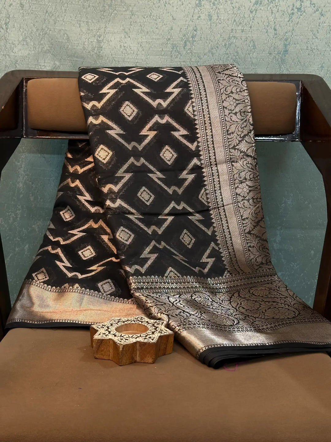 Eccentric Weave Softsilk Traditional Banarasi Saree