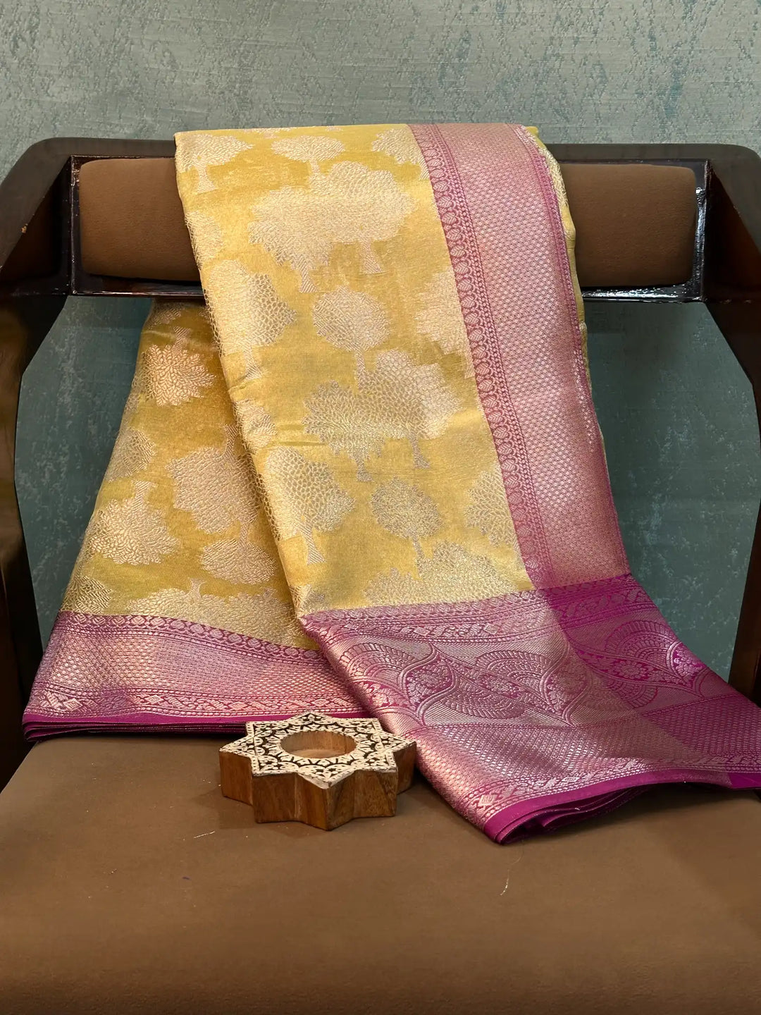 Eccentric Weave Softsilk Traditional Banarasi Saree