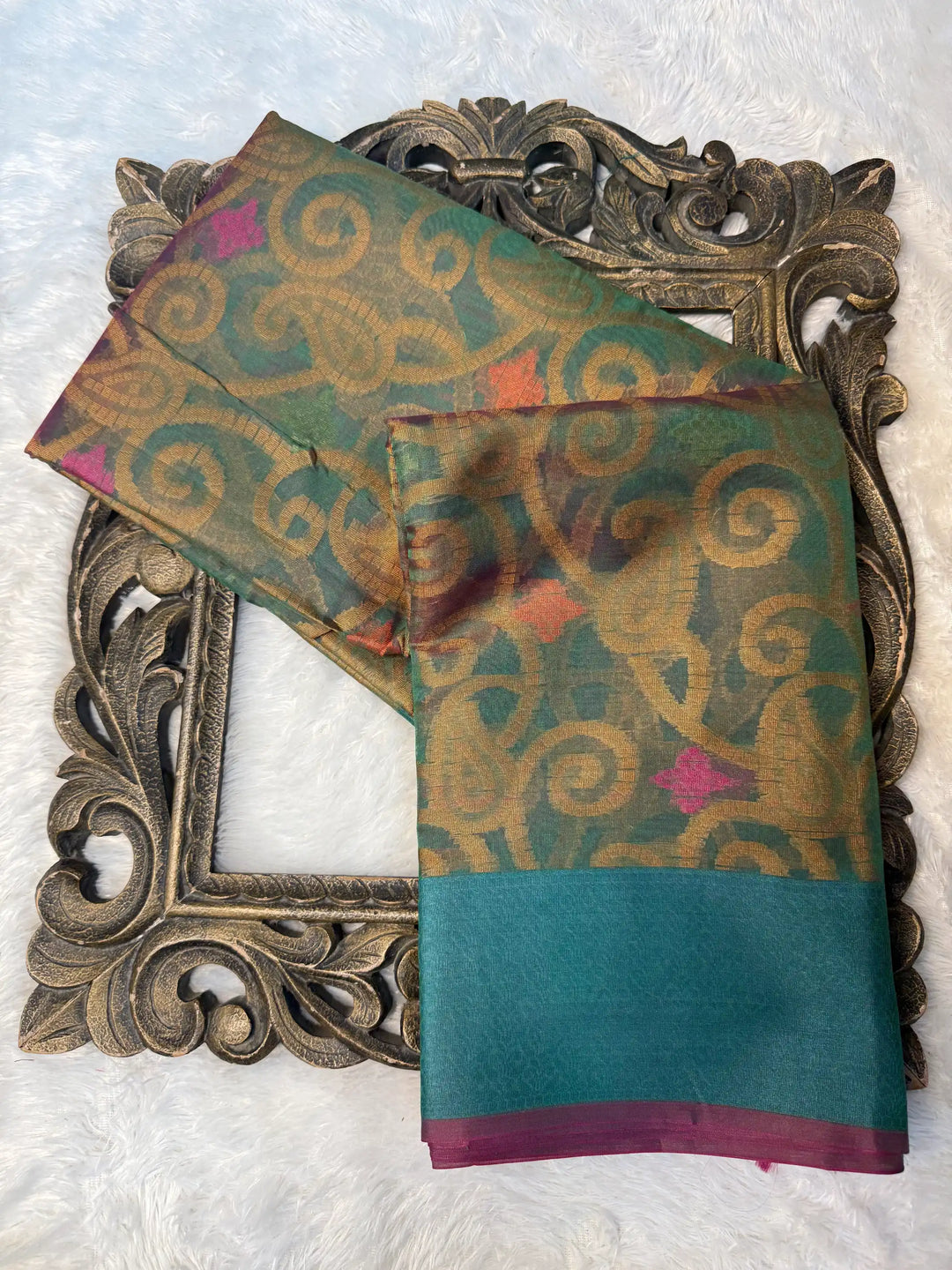 Contemporary Weave Kora Tissue Silk Banarasi Saree