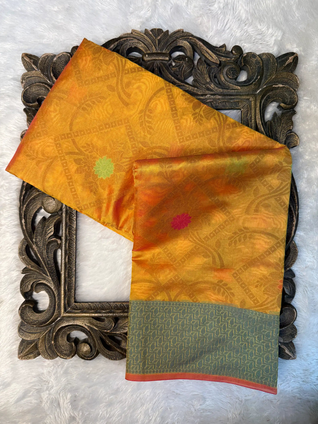 Contemporary Weave Kora Tissue Silk Banarasi Saree