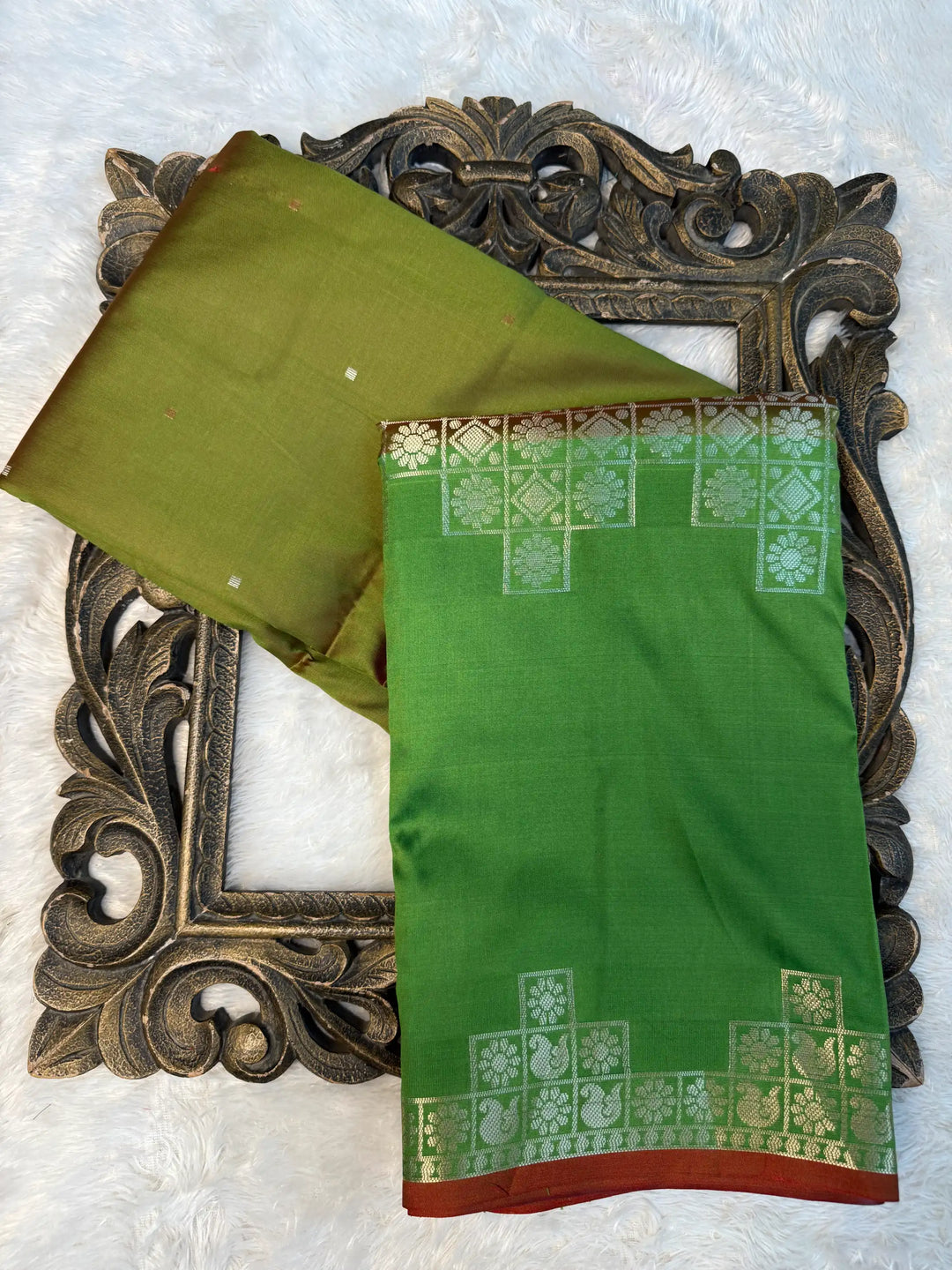 Eccentric Weave Softsilk Traditional Banarasi Saree