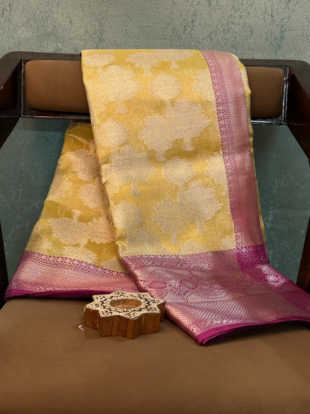 Contemporary Weave Kora Tissue Silk Banarasi Saree