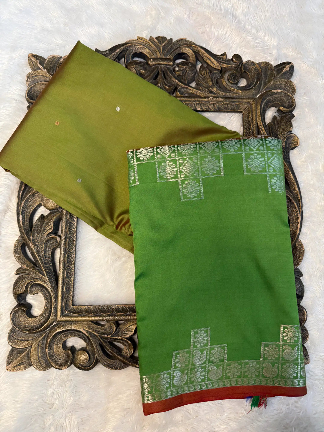 Eccentric Weave Softsilk Traditional Banarasi Saree