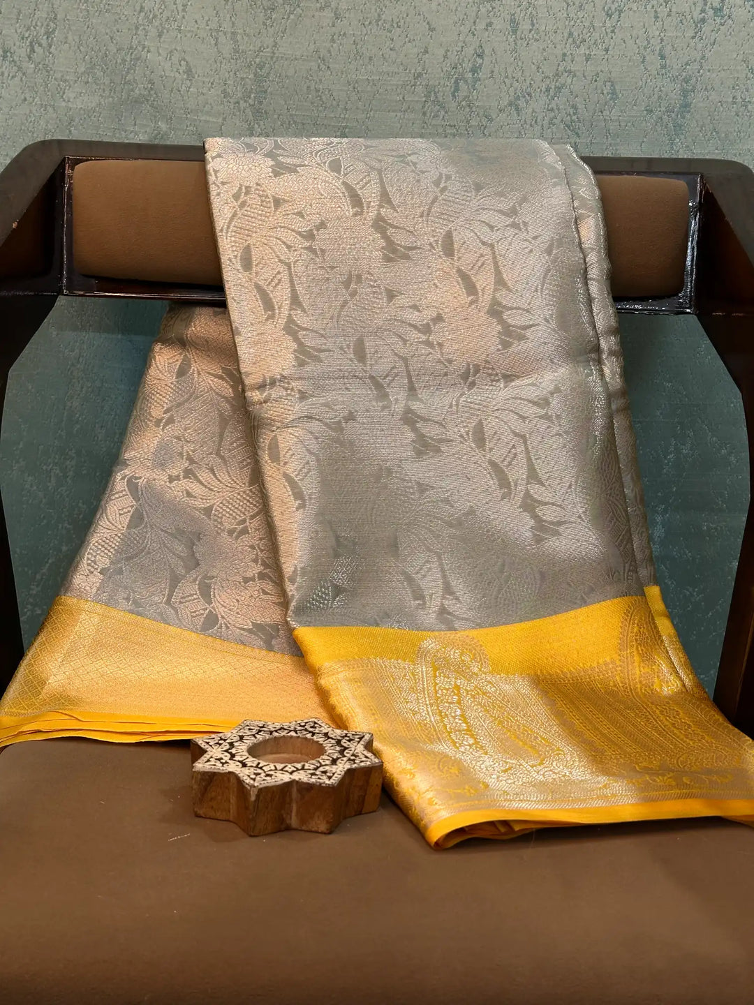 Eccentric Weave Softsilk Traditional Banarasi Saree