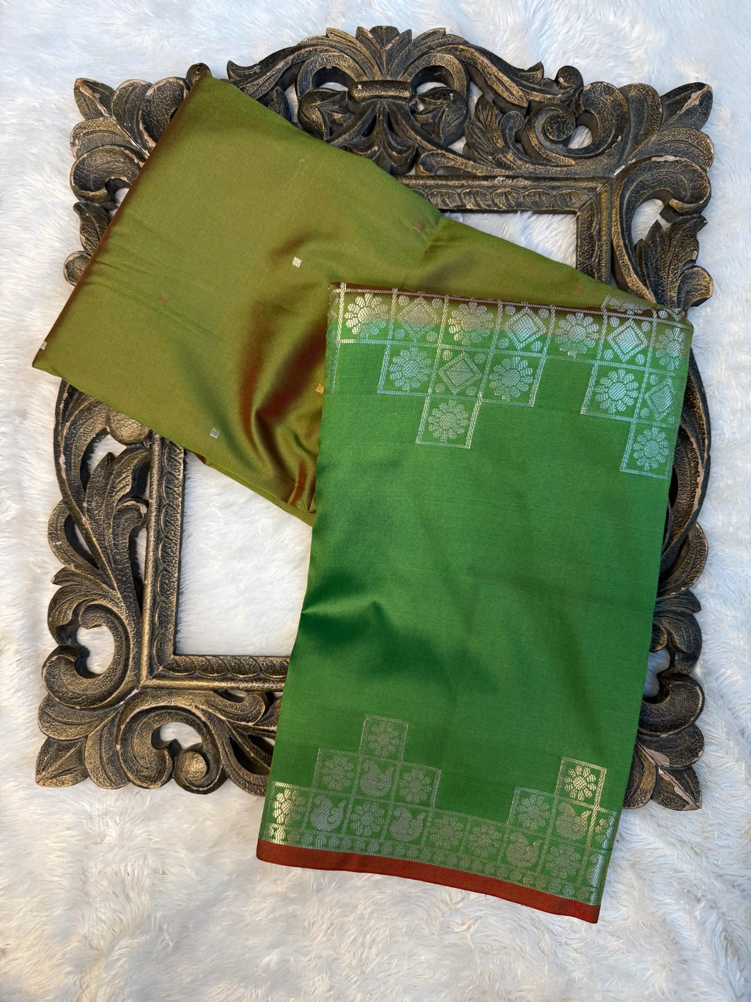 Eccentric Weave Softsilk Traditional Banarasi Saree