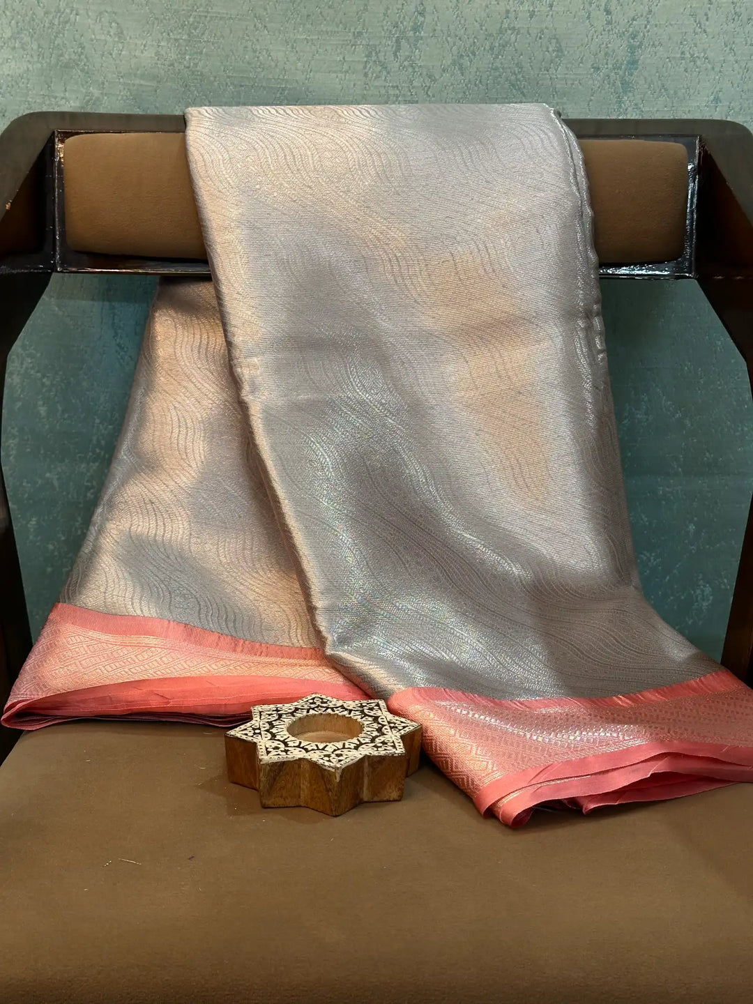 Contemporary Weave Kora Tissue Silk Banarasi Saree