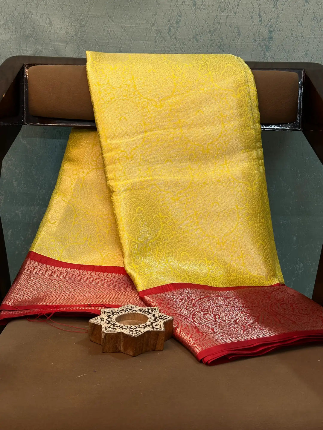 Eccentric Weave Softsilk Traditional Banarasi Saree