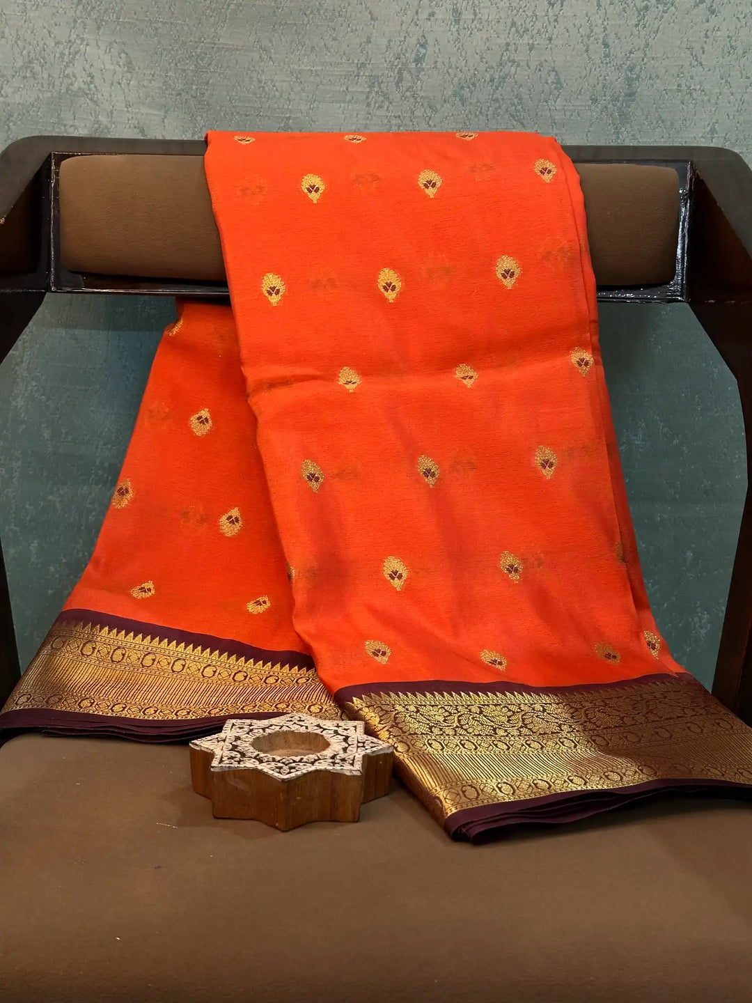 Contemporary Weave Kora Tissue Silk Banarasi Saree