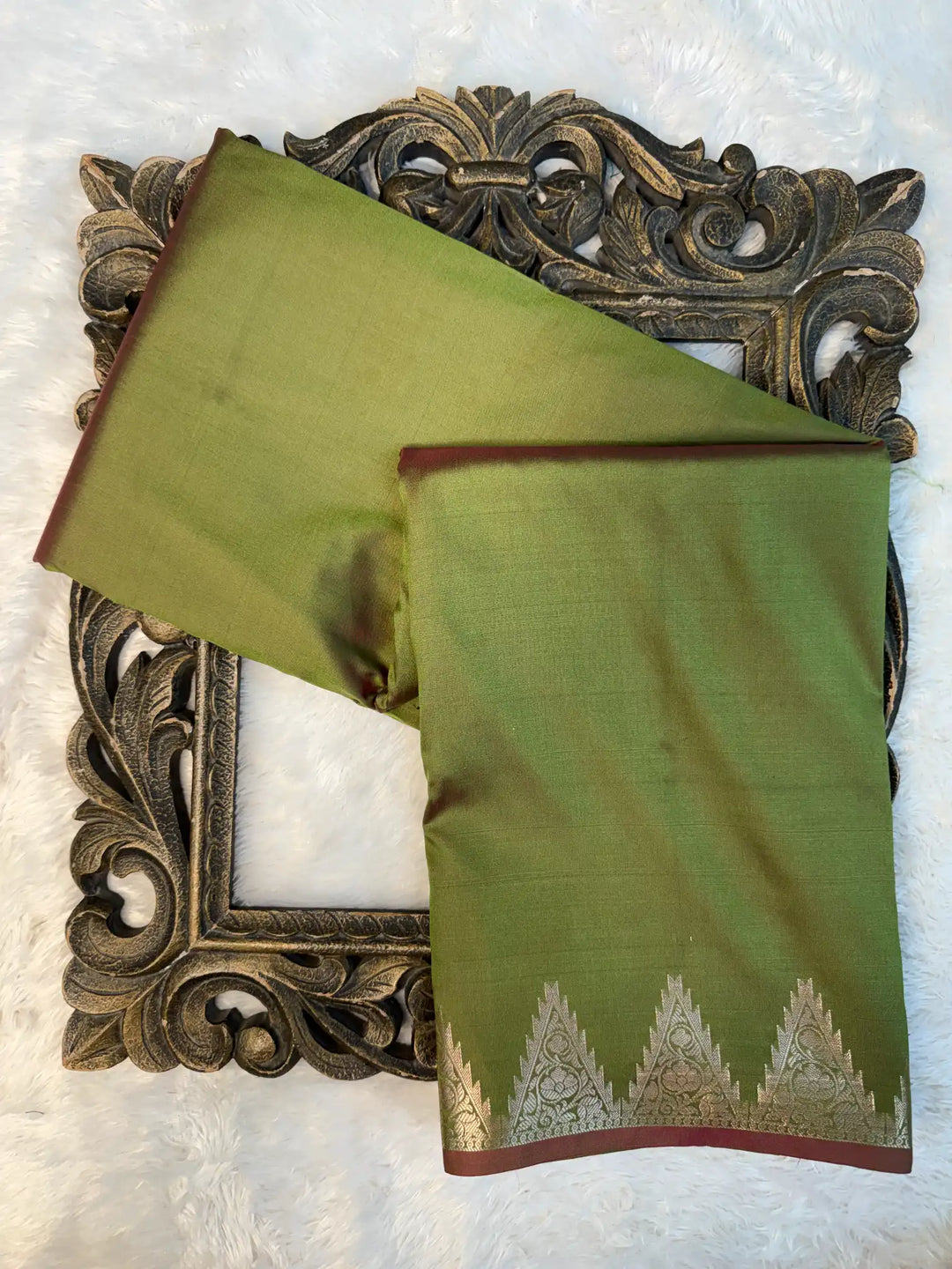 Contemporary Weave Kora Tissue Silk Banarasi Saree